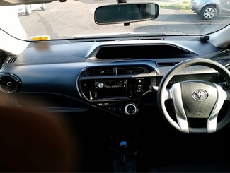 2015 Toyota Aqua - Thumbnail