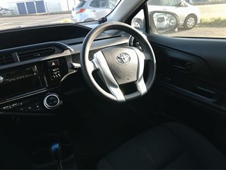 2015 Toyota Aqua - Thumbnail