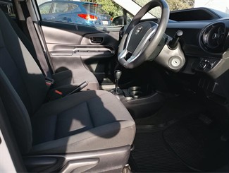 2015 Toyota Aqua - Thumbnail