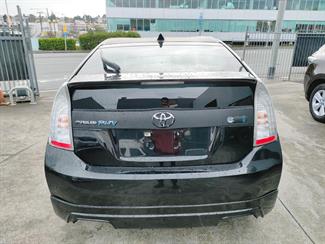 2014 Toyota Prius - Thumbnail