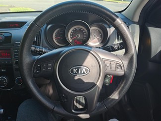 2011 Kia Cerato - Thumbnail