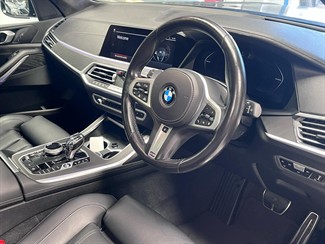 2021 BMW X7 - Thumbnail