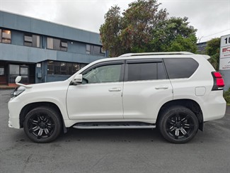 2018 Toyota Land Cruiser Prado - Thumbnail