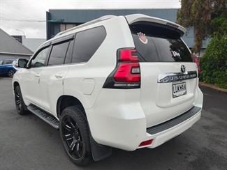 2018 Toyota Land Cruiser Prado - Thumbnail