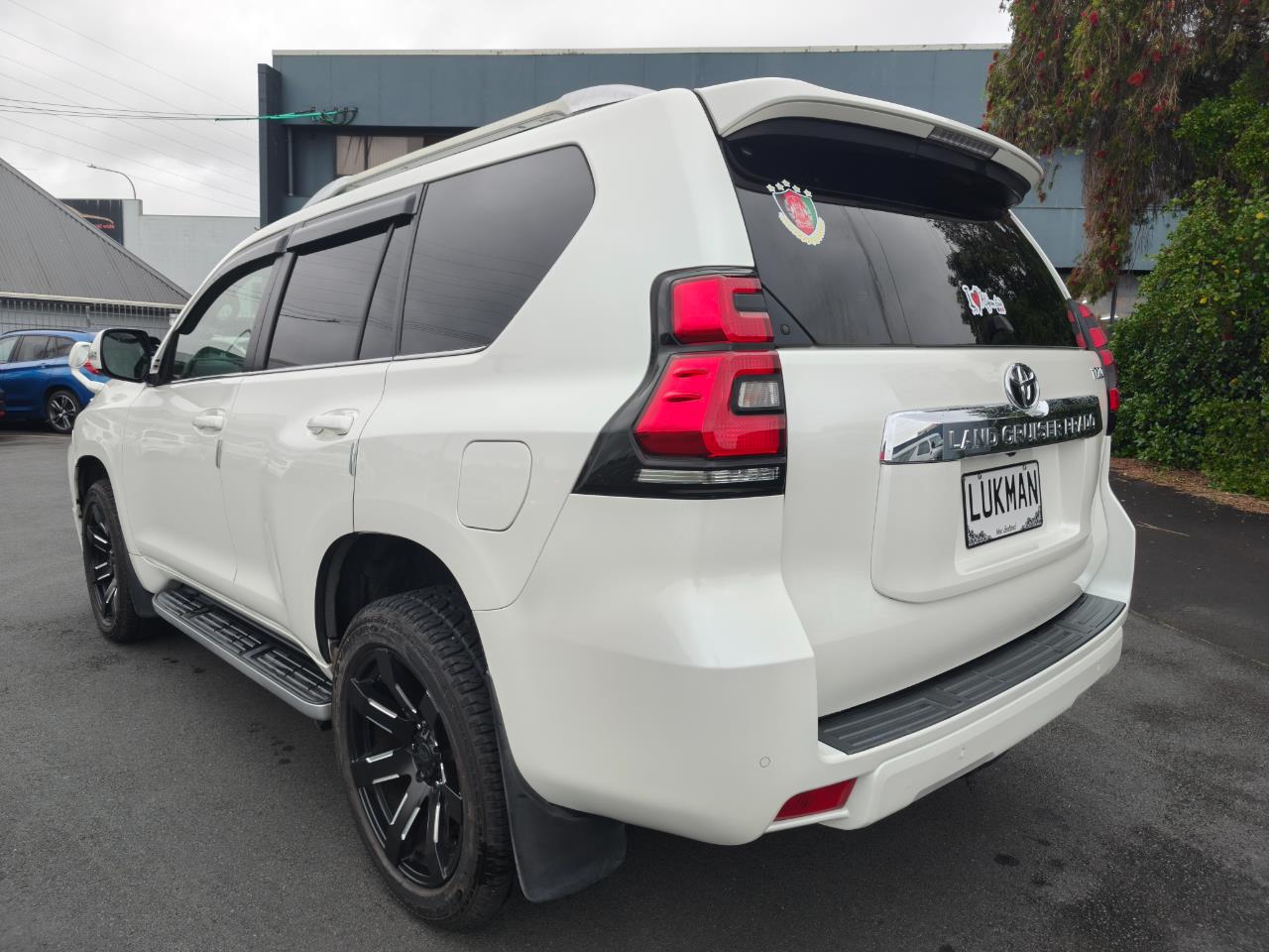 2018 Toyota Land Cruiser Prado