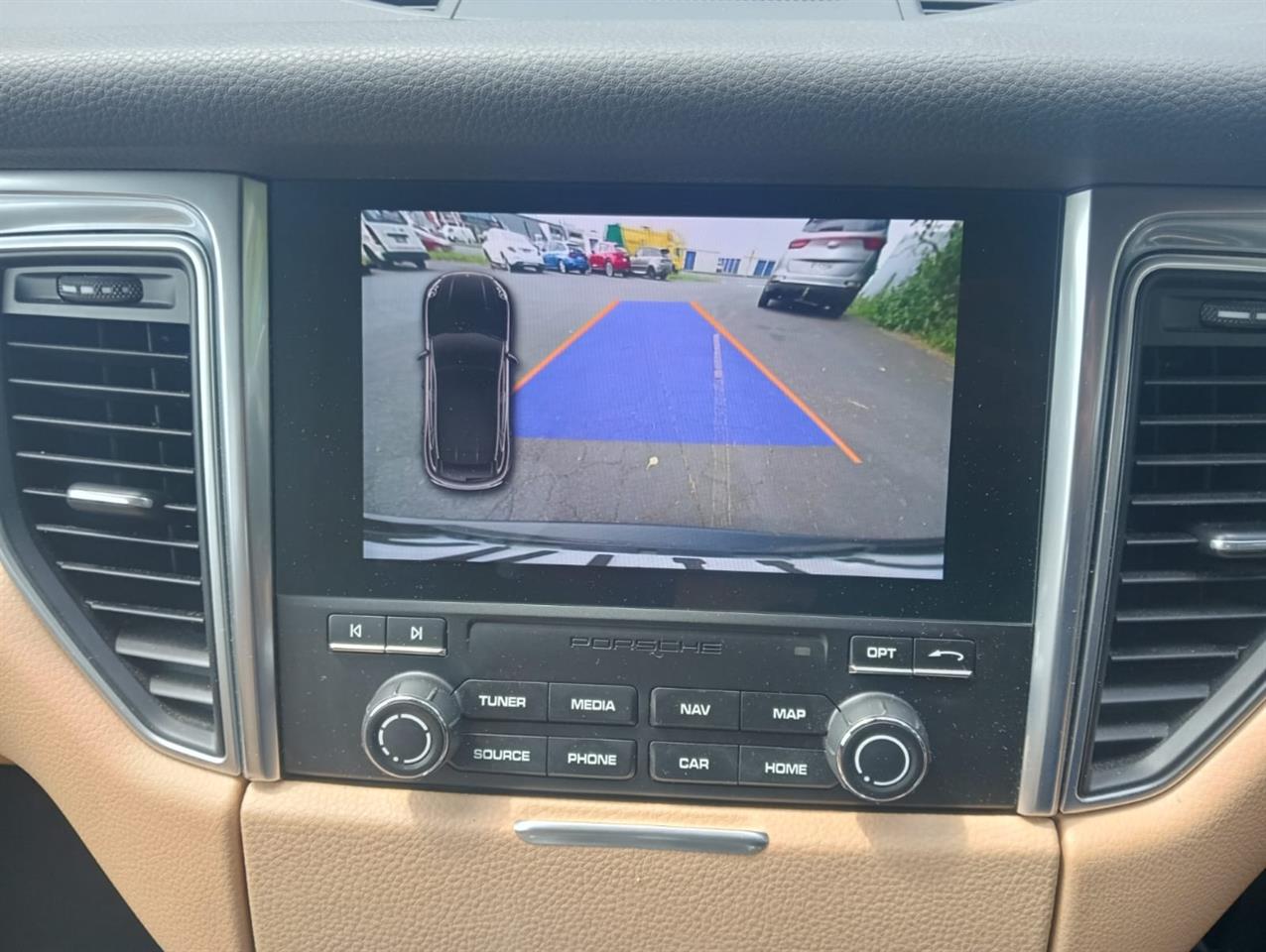 2017 Porsche Macan