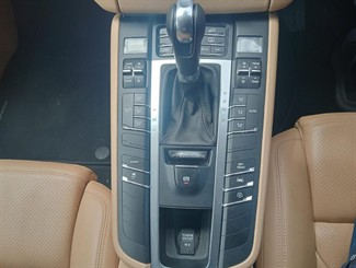 2017 Porsche Macan - Thumbnail