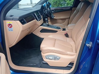 2017 Porsche Macan - Thumbnail