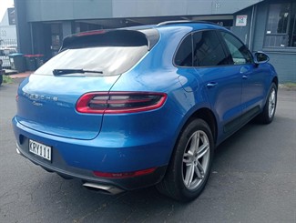 2017 Porsche Macan - Thumbnail