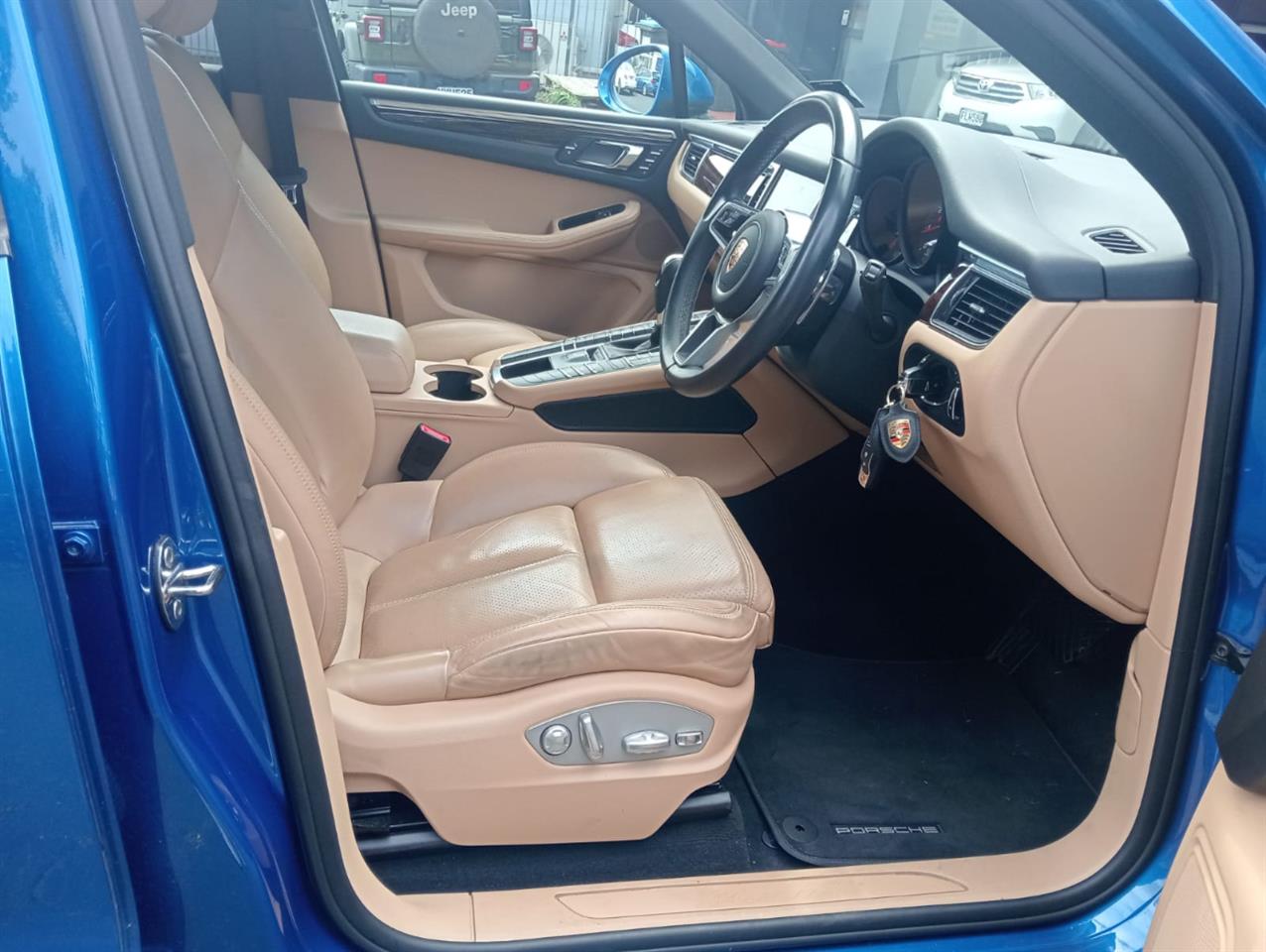 2017 Porsche Macan