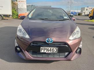 2015 Toyota Aqua - Thumbnail