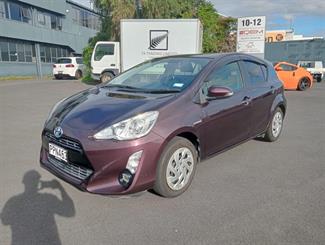 2015 Toyota Aqua - Thumbnail