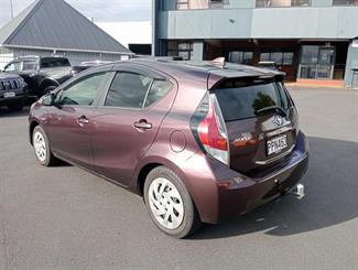 2015 Toyota Aqua - Thumbnail
