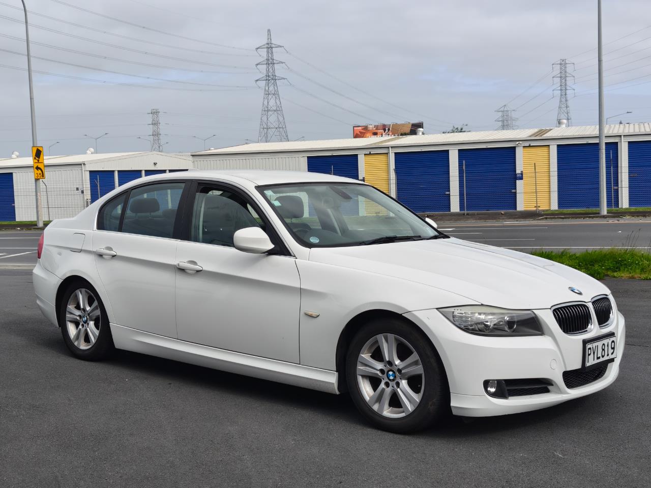2011 BMW 320i
