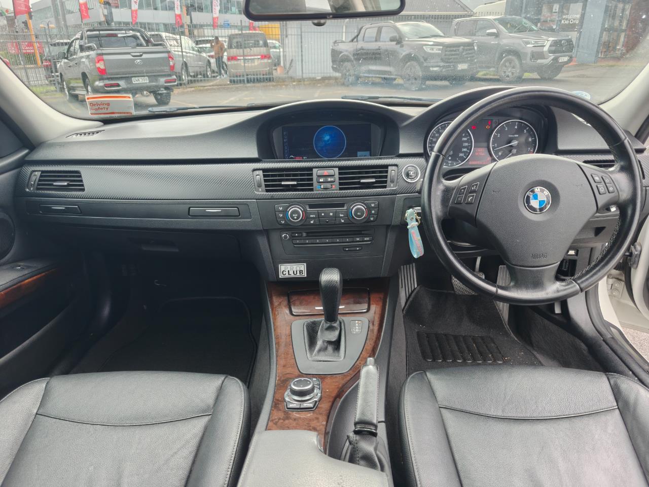 2011 BMW 320i