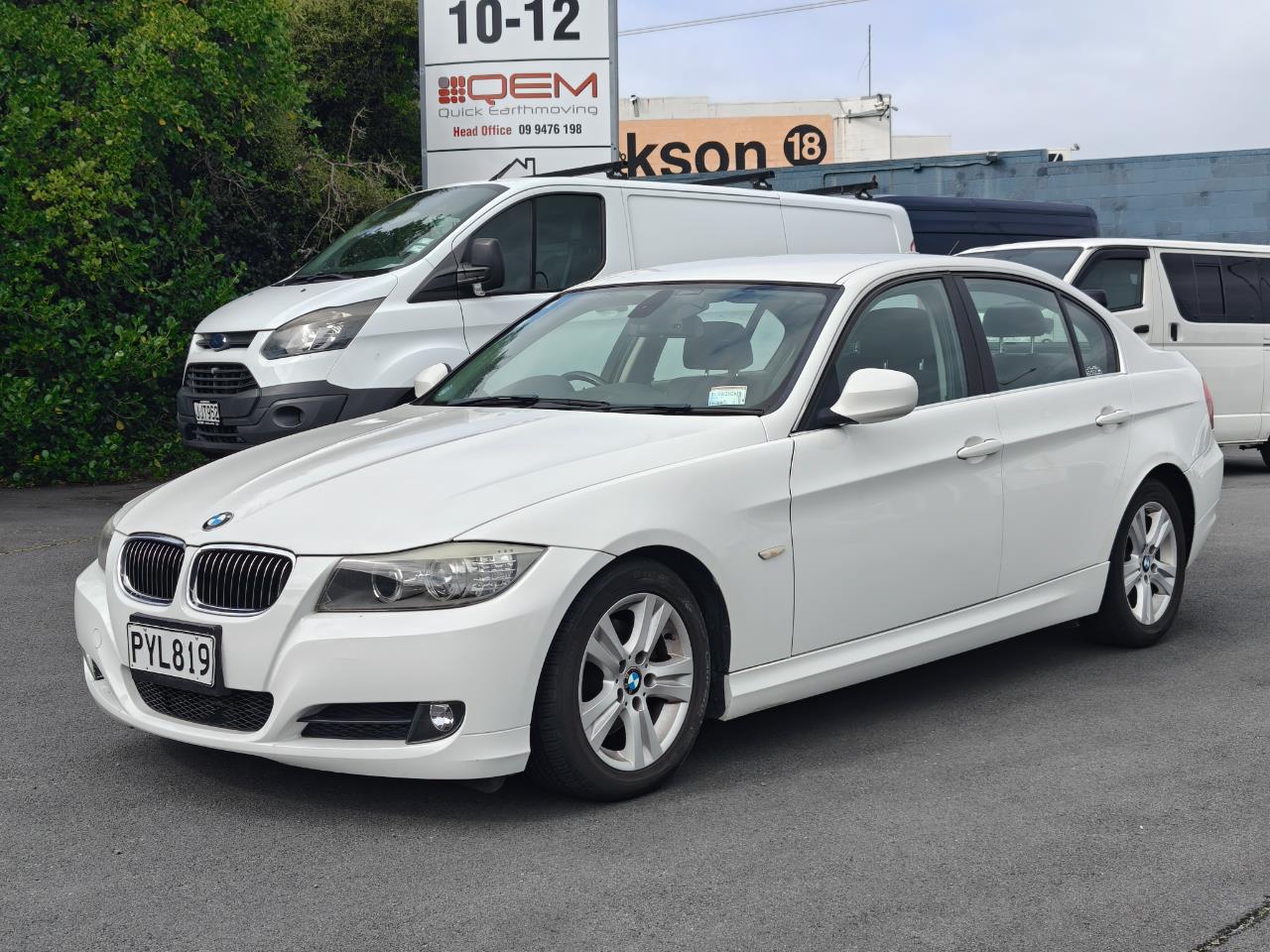 2011 BMW 320i