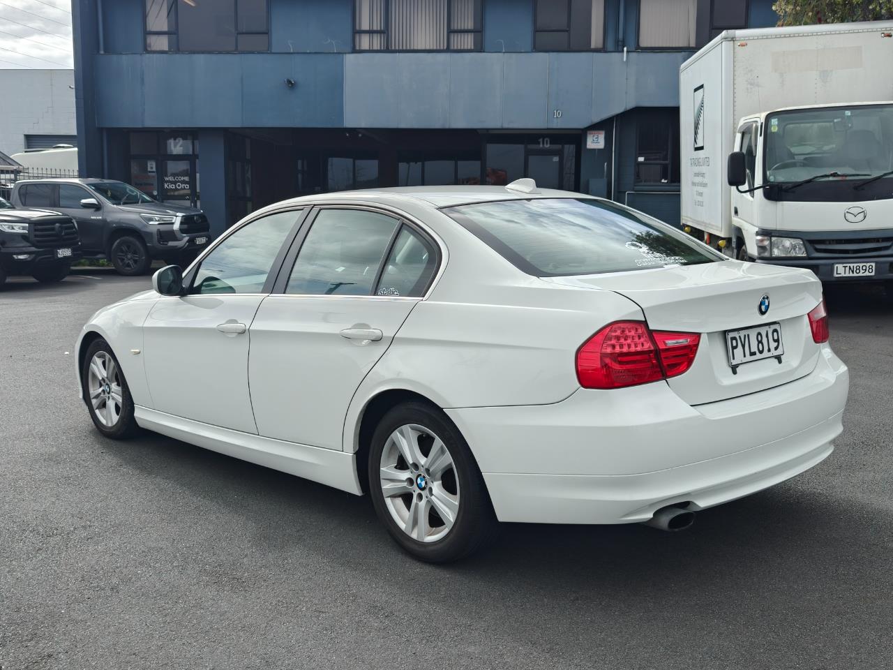 2011 BMW 320i