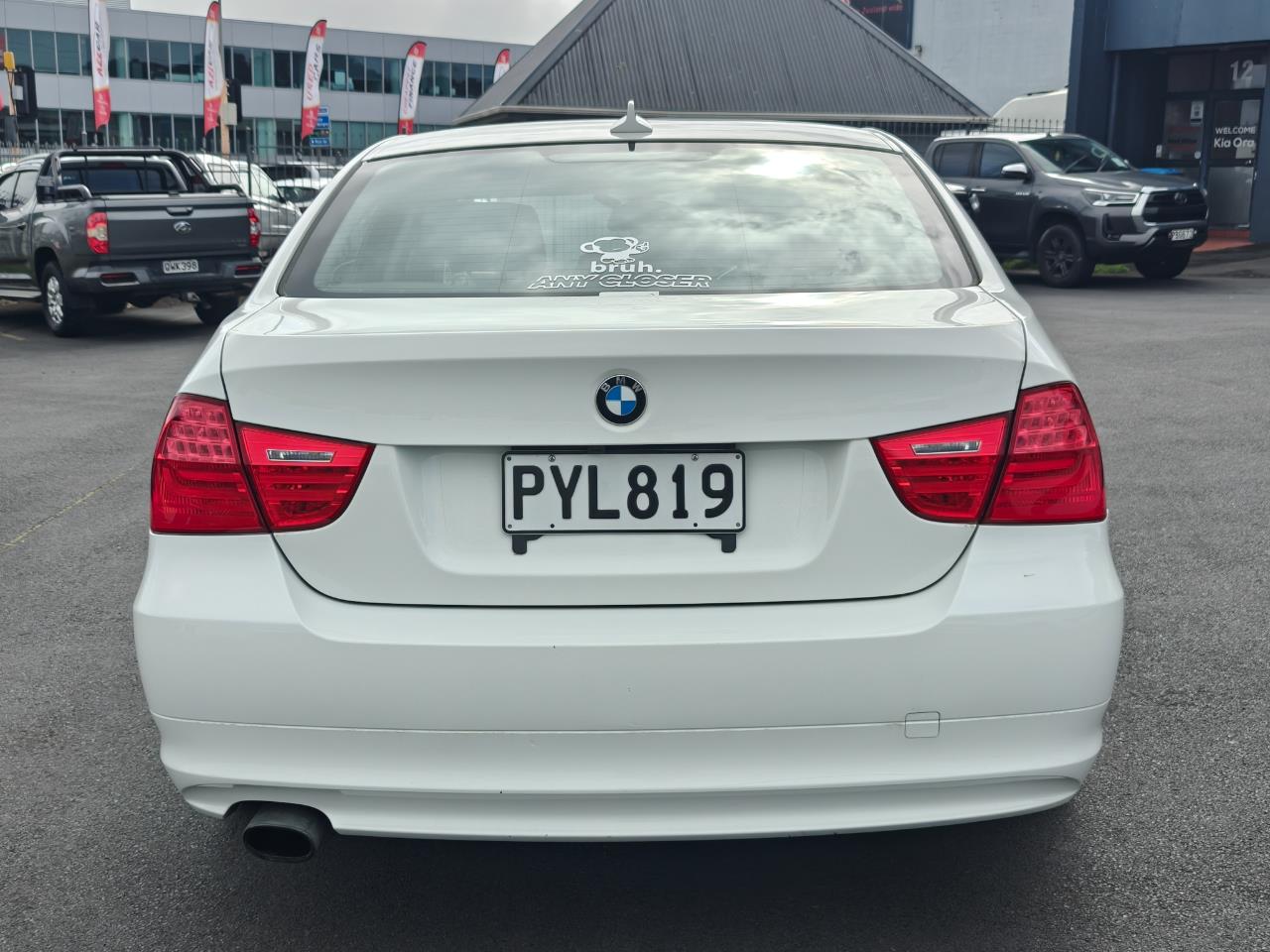 2011 BMW 320i