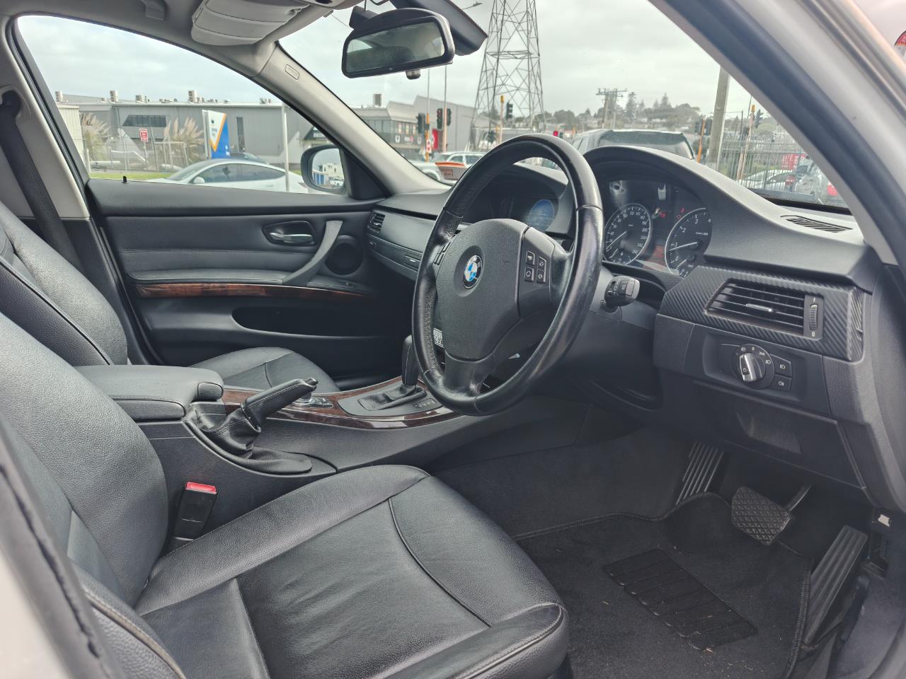 2011 BMW 320i