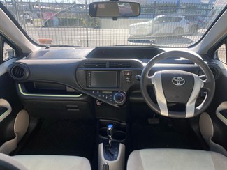 2013 Toyota Aqua - Thumbnail