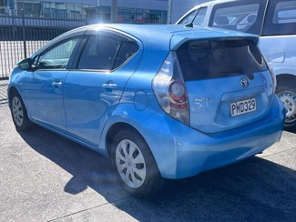 2013 Toyota Aqua - Thumbnail