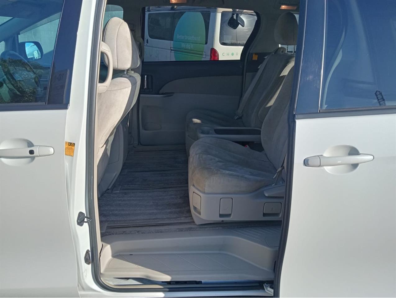 2008 Toyota Estima