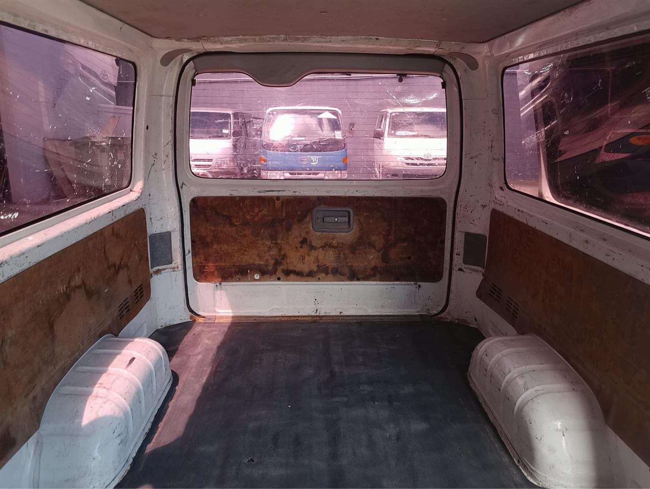 2006 Toyota Hiace
