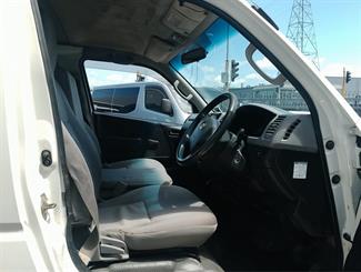 2006 Toyota Hiace - Thumbnail