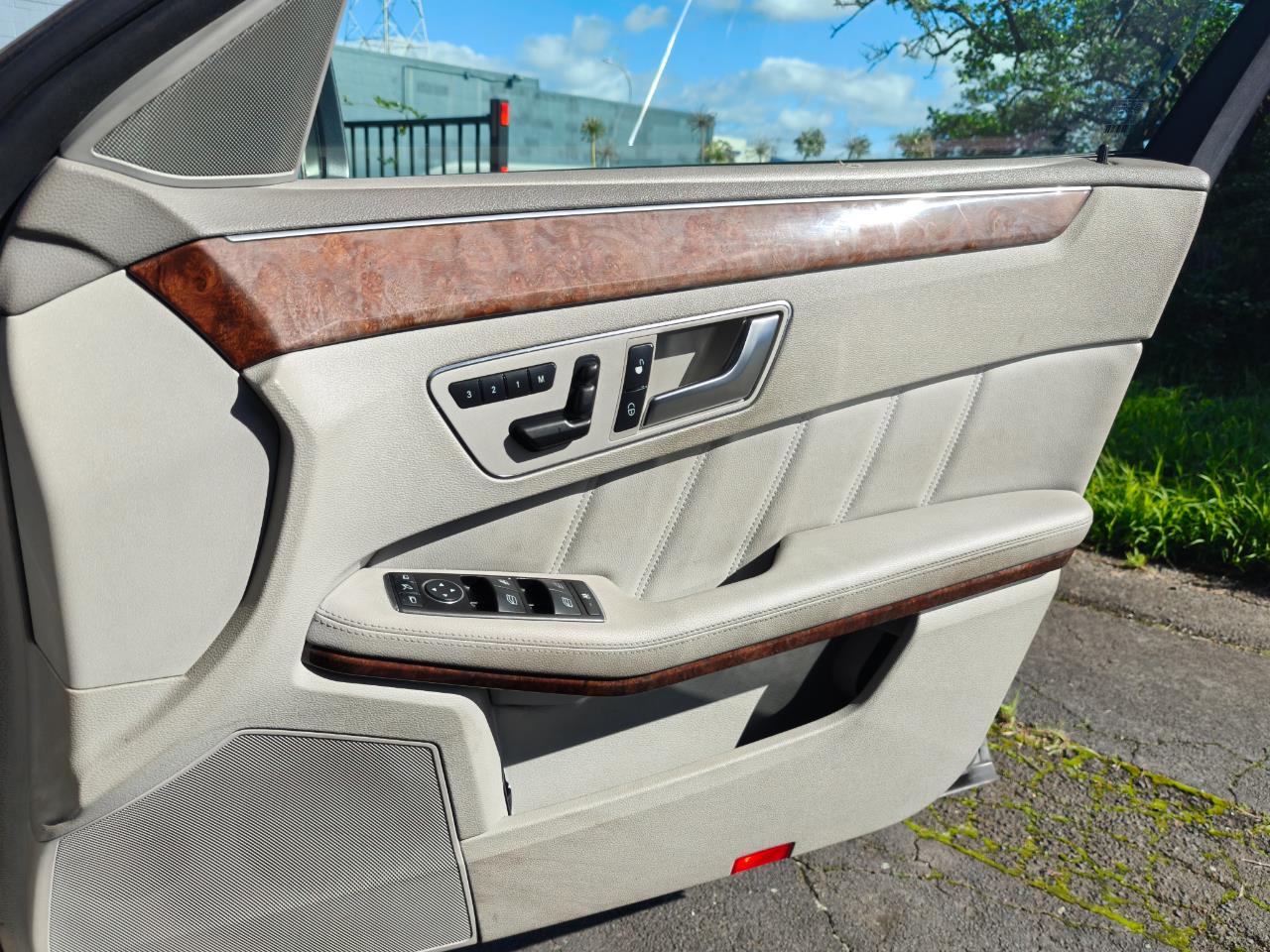 2012 Mercedes-Benz E200