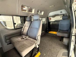 2005 Toyota Hiace - Thumbnail