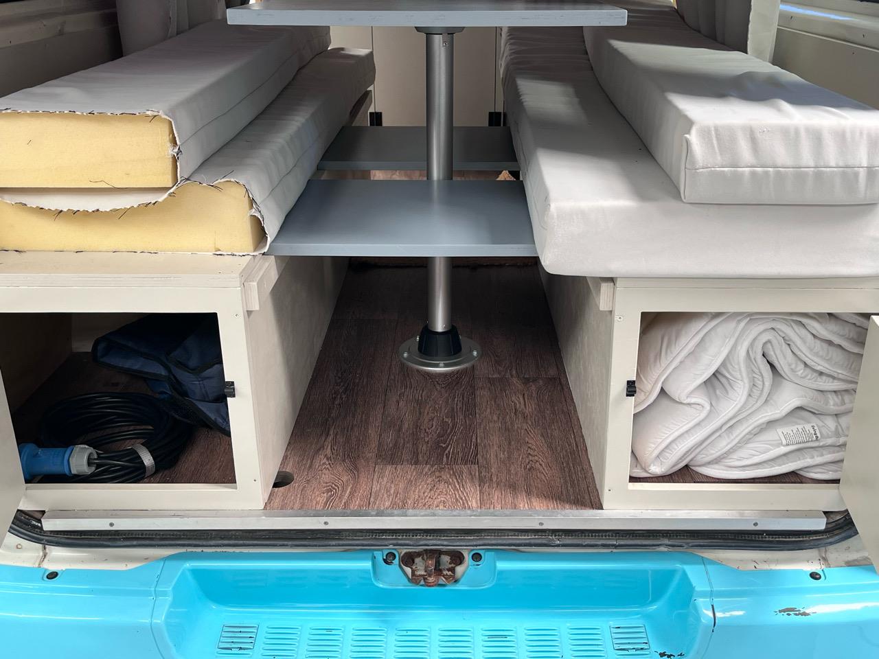 2005 Toyota Hiace