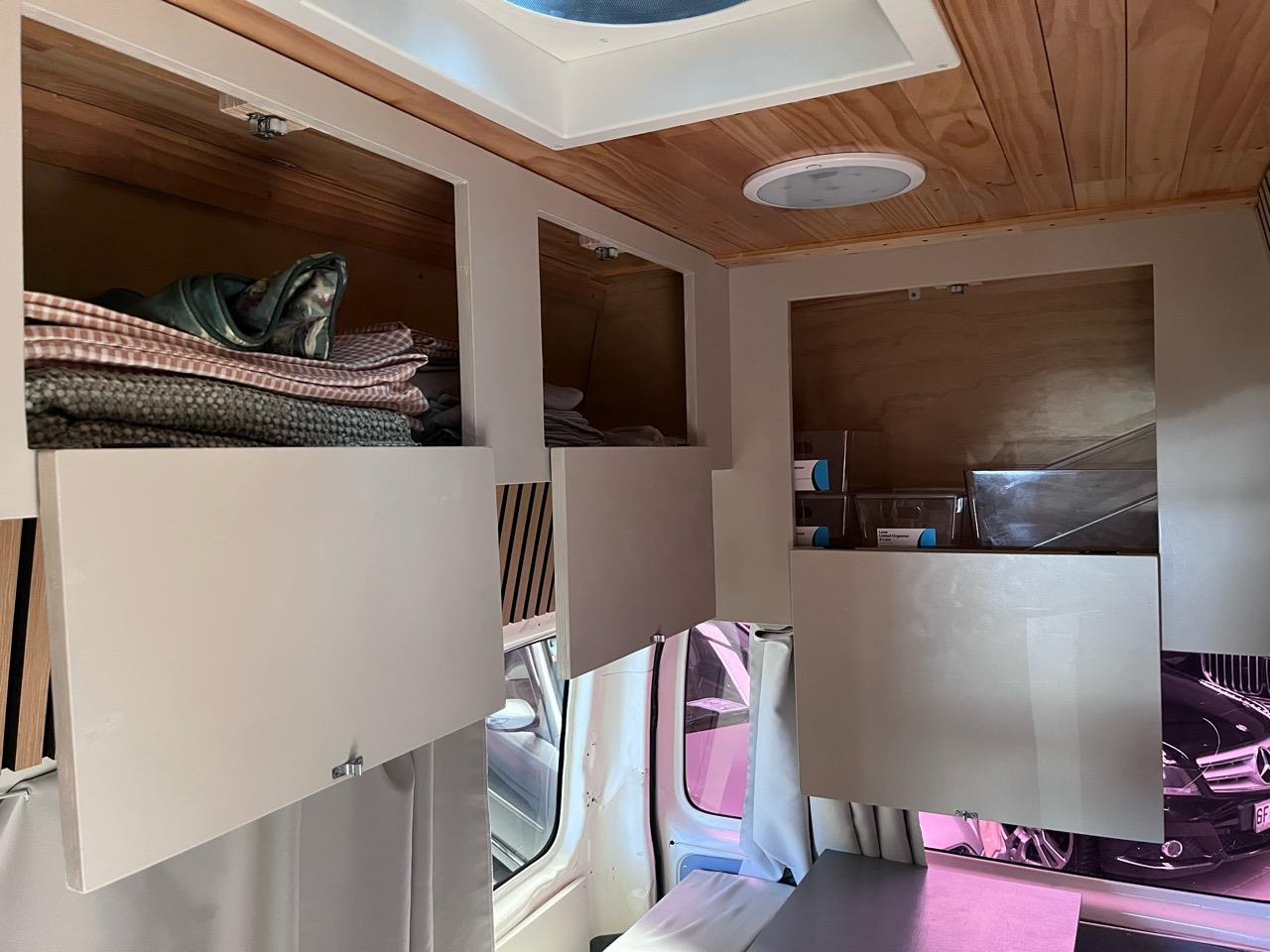 2005 Toyota Hiace