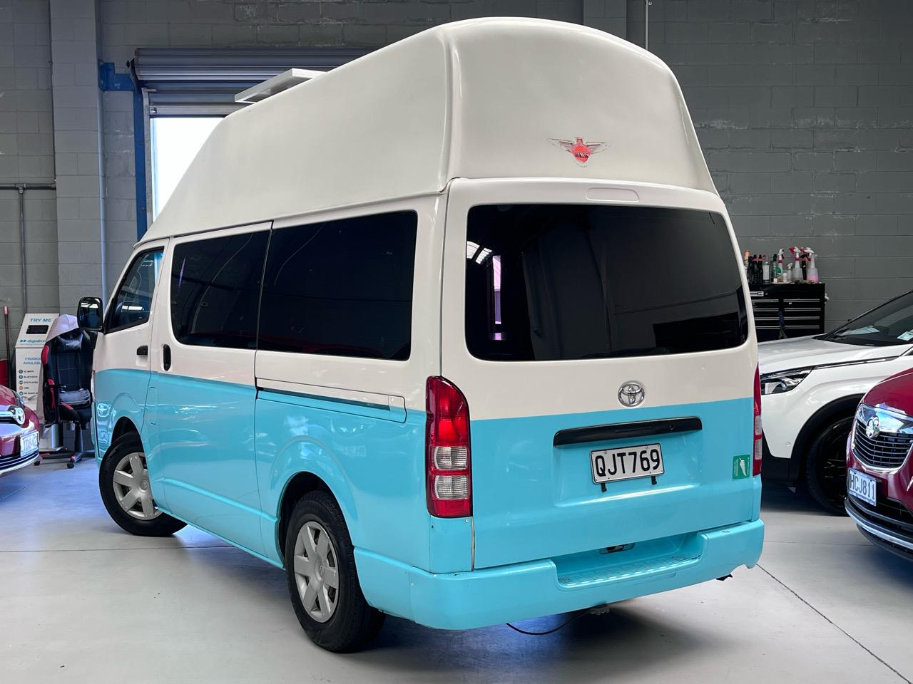 2005 Toyota Hiace