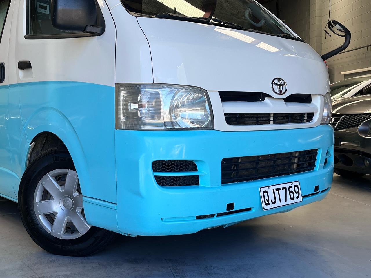 2005 Toyota Hiace