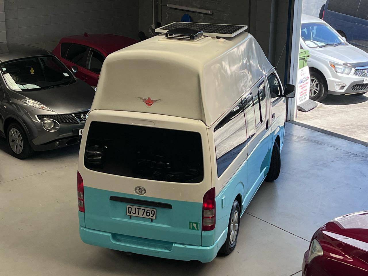 2005 Toyota Hiace