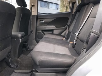 2017 Mitsubishi Outlander - Thumbnail