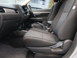 2017 Mitsubishi Outlander - Thumbnail