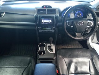 2016 Toyota Camry - Thumbnail