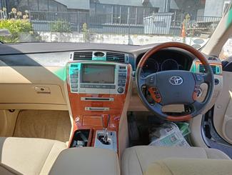 2005 Toyota Crown - Thumbnail