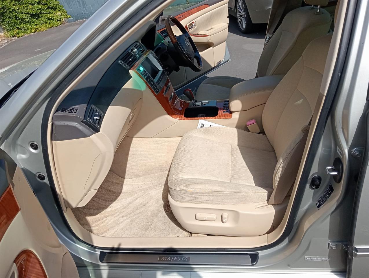 2005 Toyota Crown