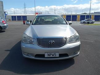 2005 Toyota Crown - Thumbnail