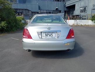 2005 Toyota Crown - Thumbnail