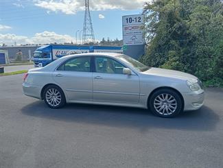 2005 Toyota Crown - Thumbnail