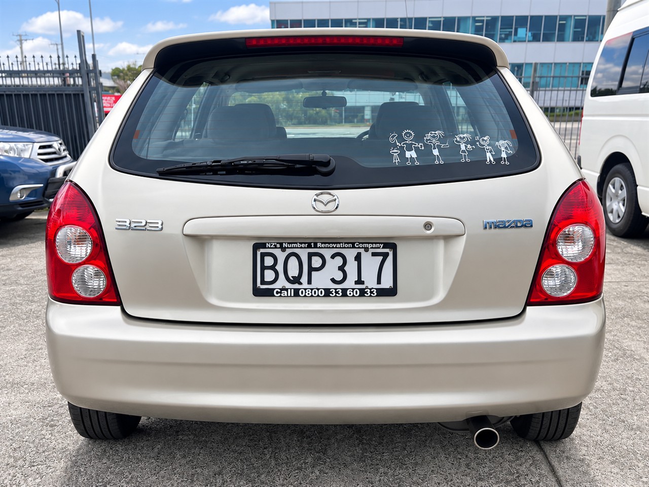 2003 Mazda 323