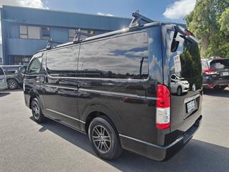 2018 Toyota Hiace - Thumbnail