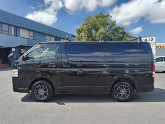 2018 Toyota Hiace - Thumbnail