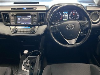 2018 Toyota RAV4 - Thumbnail