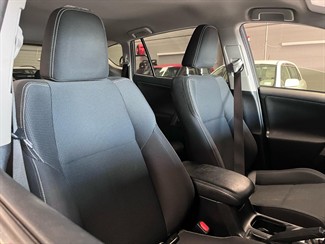 2018 Toyota RAV4 - Thumbnail