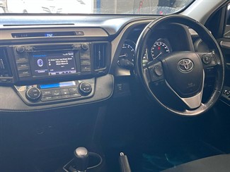 2018 Toyota RAV4 - Thumbnail