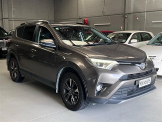 2018 Toyota RAV4 - Thumbnail